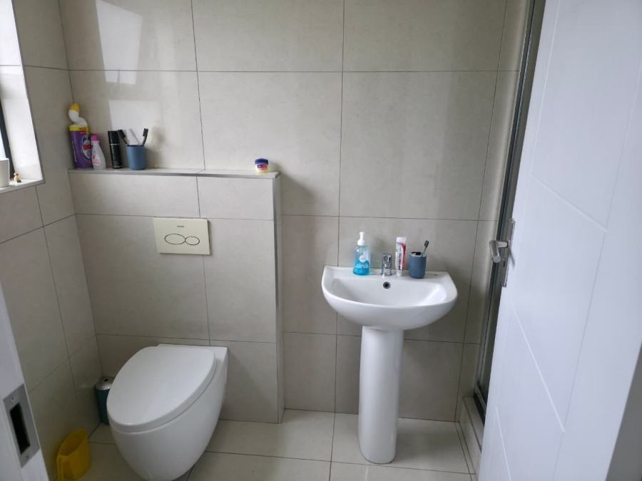 To Let 3 Bedroom Property for Rent in Parklands North Western Cape